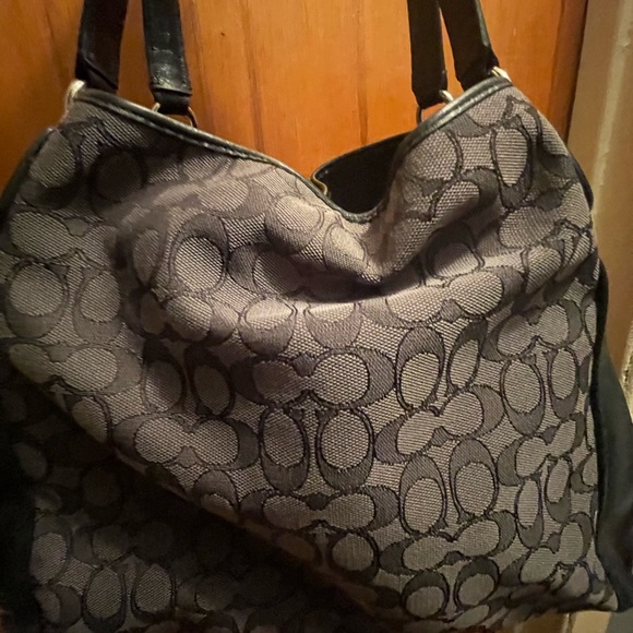COACH LOGO BAG LARGE BLACK AND GRAY MINT CONDITION BAG INCLUDED - Picture 9 of 9